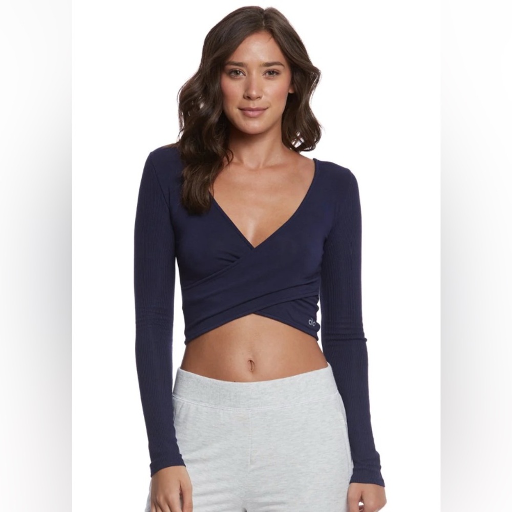 Alo Yoga Amelia Long Sleeve Crop Top. BNWT - Picture 9 of 12